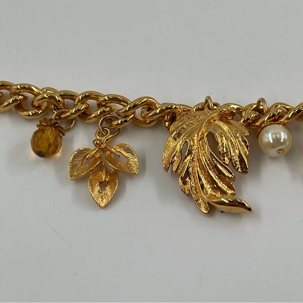 Vintage 70’s Sarah Coventry 18” Gold-Tone Charm Tassel Necklace Signed 96 grams - Picture 9 of 12